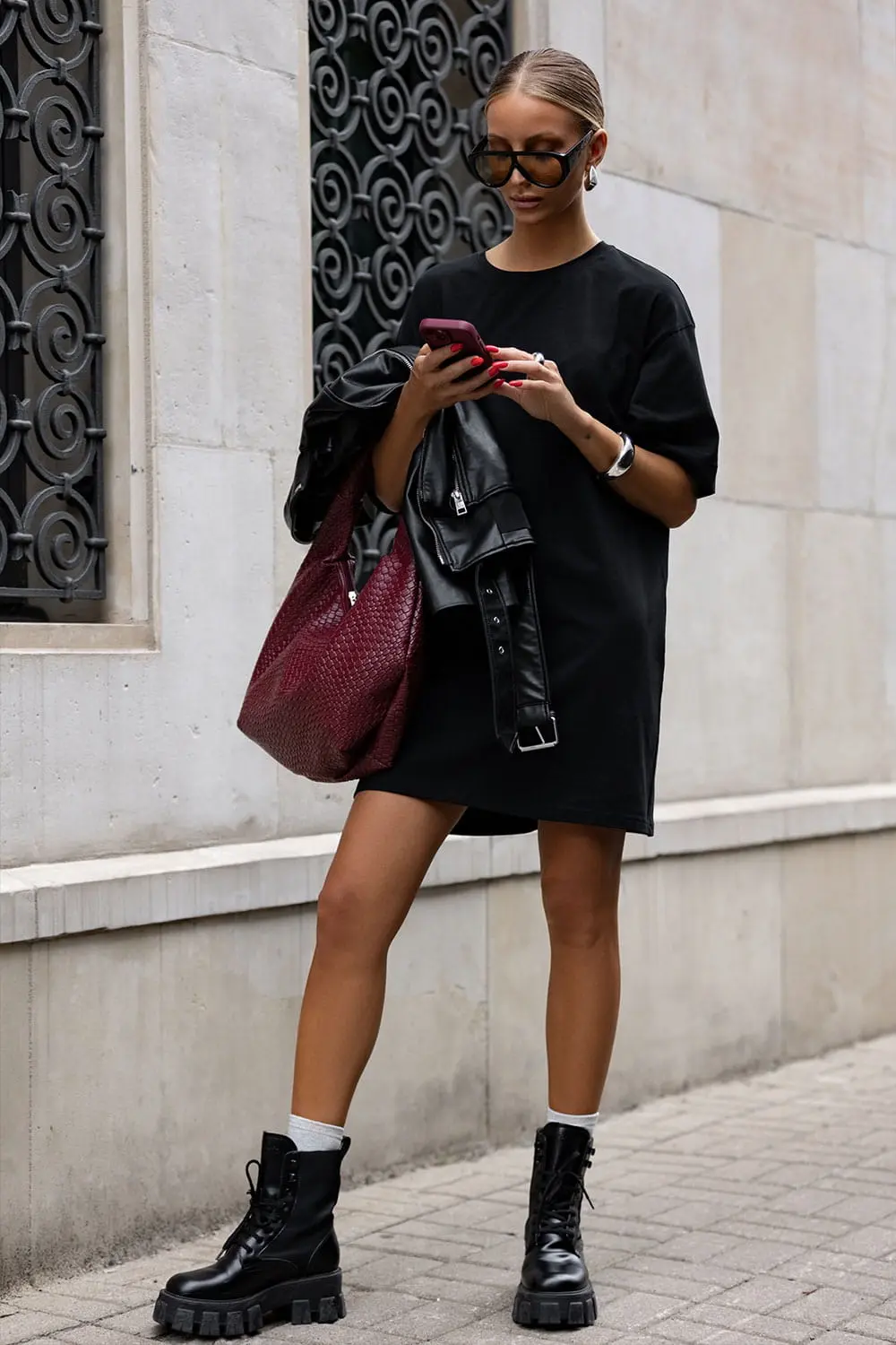 T-shirtowa sukienka oversize Czarna